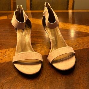 Style and co size 8 heel sandal light rose/beige color